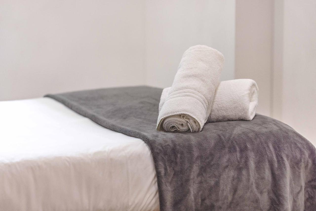 Апартаменти 2 Bed At Slough Station & Parking - London In 20 Mins Екстер'єр фото